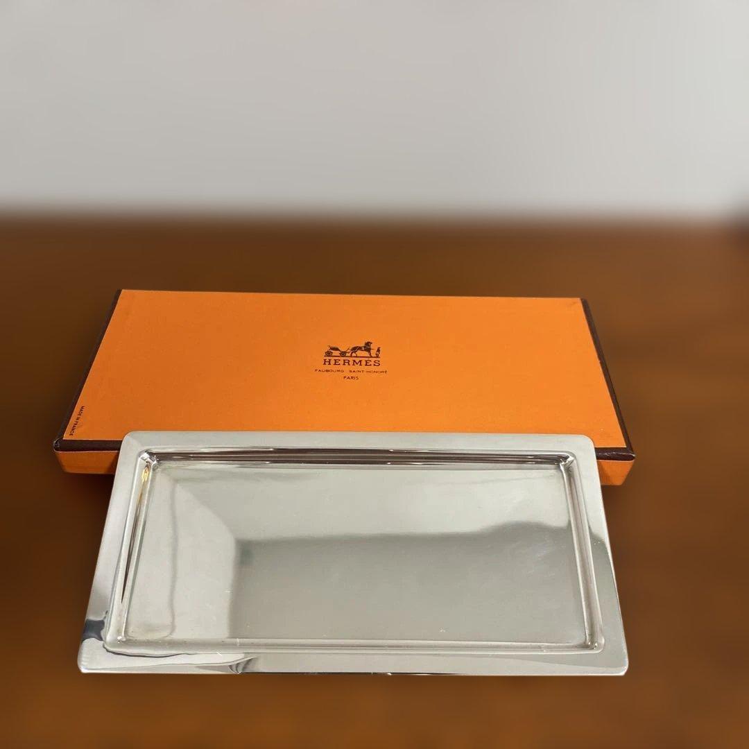 HERMES シルバトレー トレー 《アトリウム》 PM - グリーン | Hermès - エルメス-公式サイト