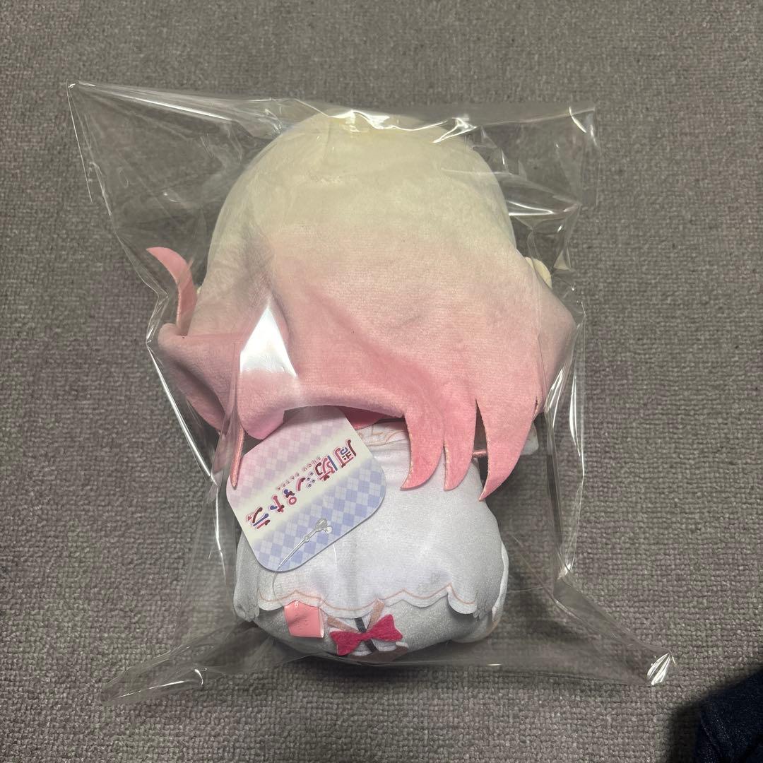 周防パトラ おすわりぬいぐるみ ノーマル衣装 GiGO限定 - メルカリ