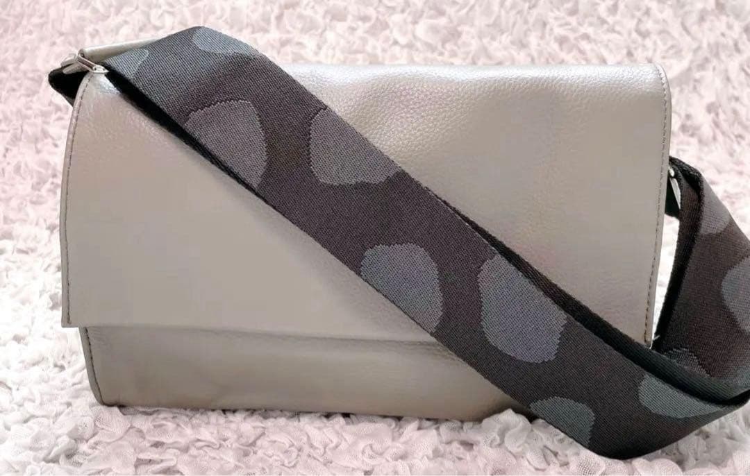 ear PAPILLONNER イアパピヨネ グレーボディバッグ 楽天市場】ear papillonner バッグ（カラーグレー）（レディースバッグ