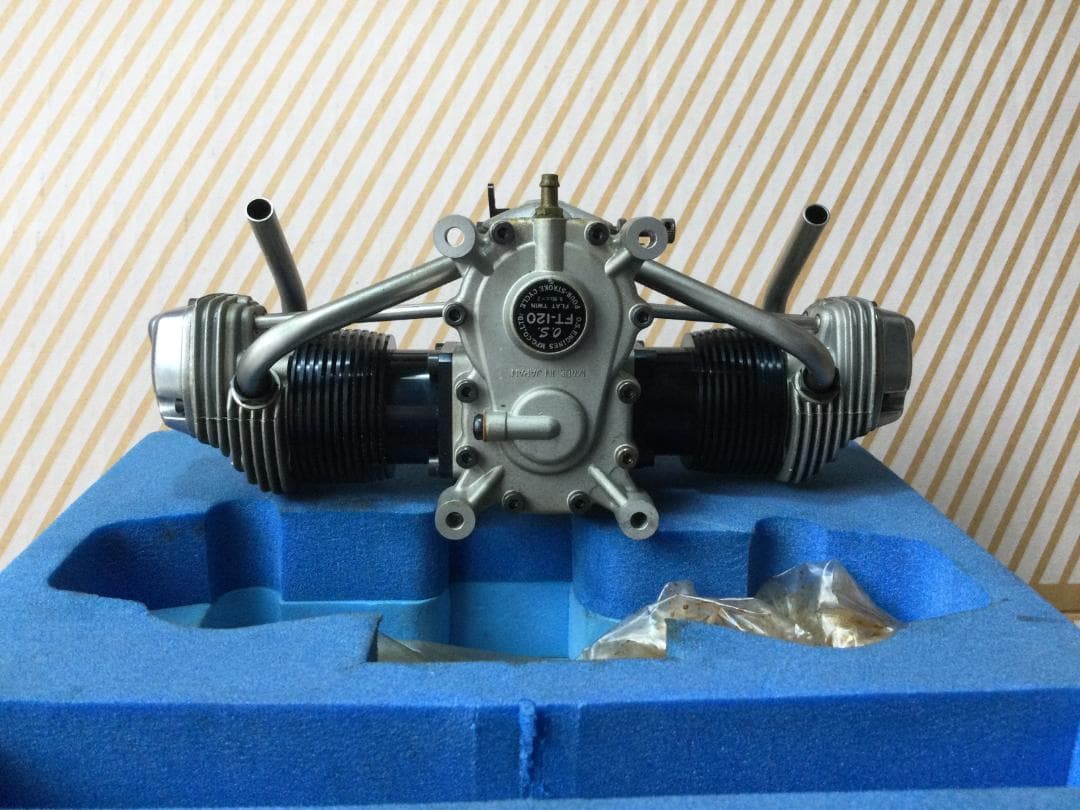 小川精機 OS FT-120 ジェミニ4サイクル水平対向2気筒エンジン 未使用品