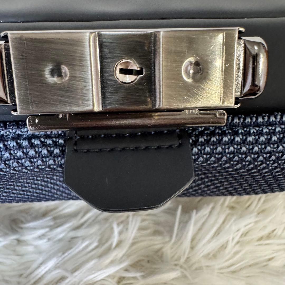 極美品 ARTPHERE アートフィアー ダレス ショルダーバッグ ネイビー