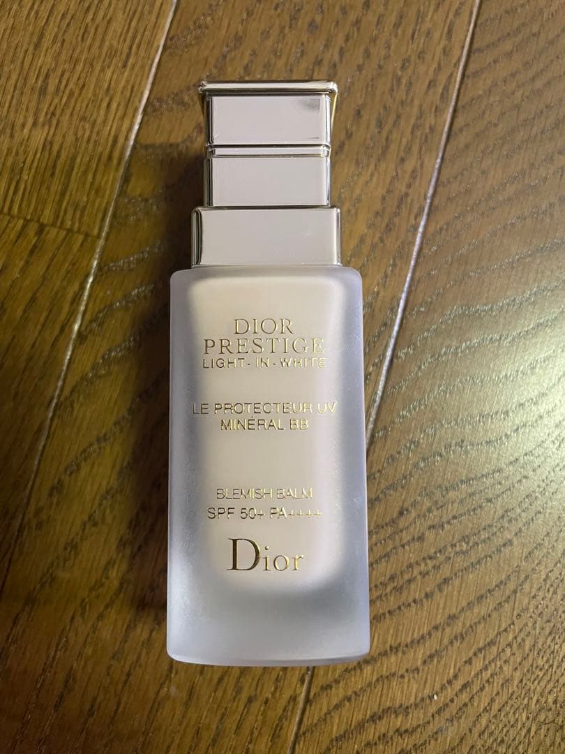 化粧下地 Dior Prestige Light-Night Mineral BB プレステージ ホワイト ル プロテクター UV ミネラル BB｜Diorの人気