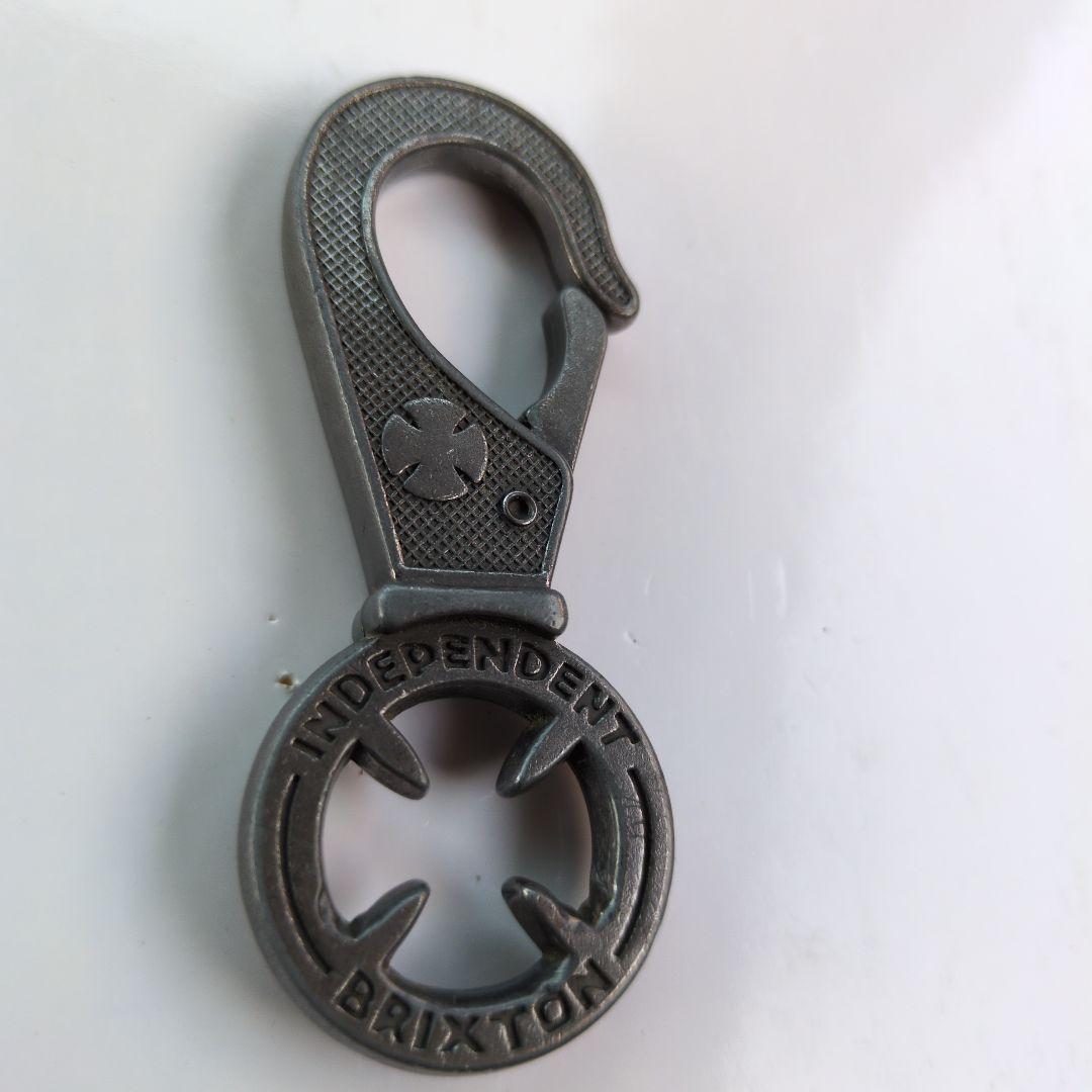 インディペンデント アイアンクロス キーホルダー カラビナ
