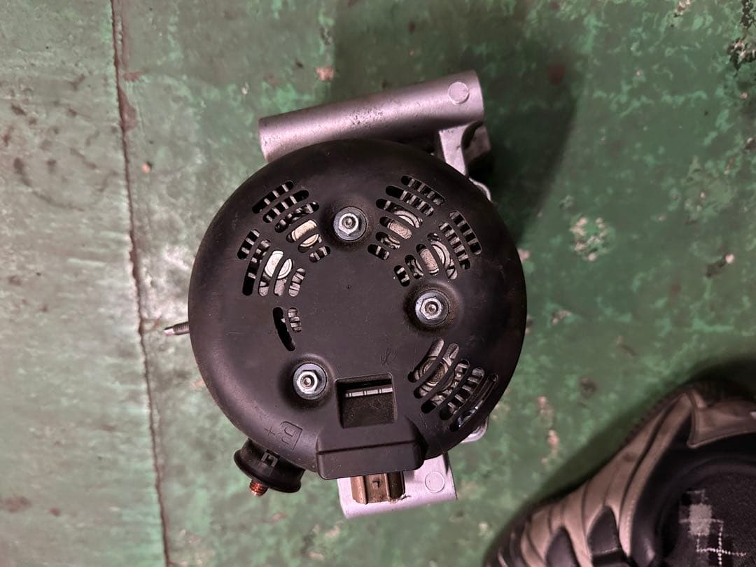 LS460 オルタネーター ダイナモ 中古