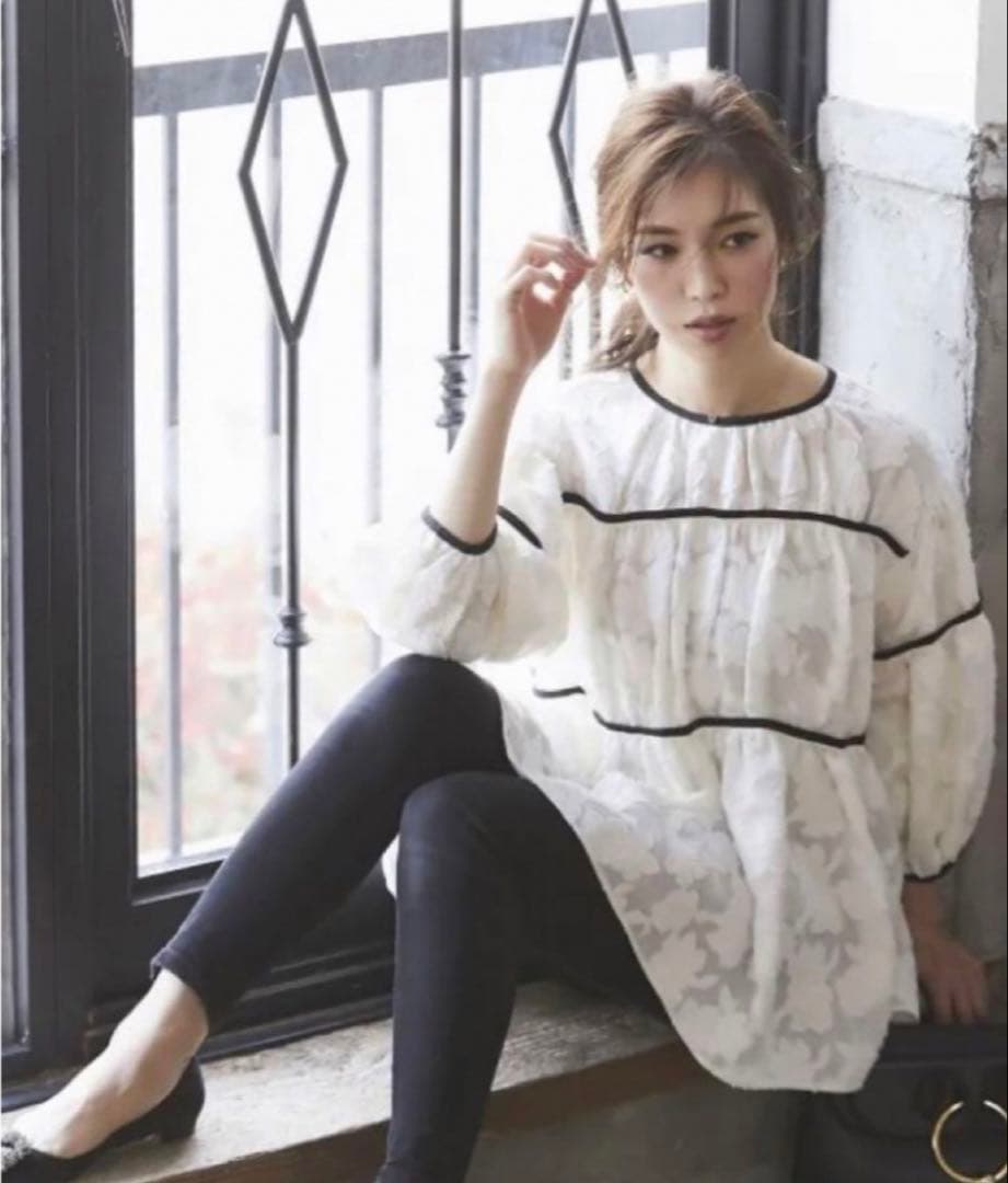 seventen セブンテン パイピングティアードブラウス - メルカリ