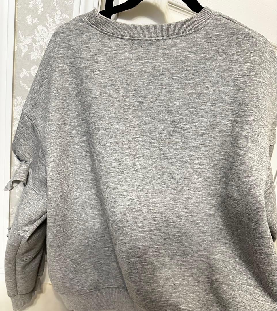 AMOMMA リボン付きグレー スウェット【美品】 - メルカリ