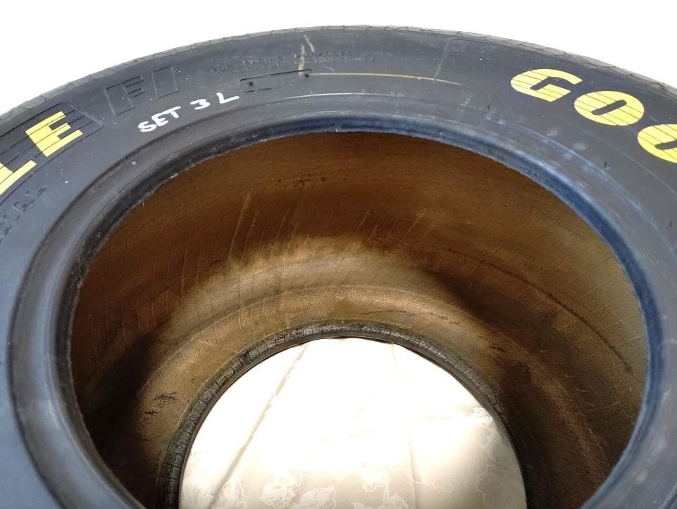 F1使用タイヤ GOODYEAR EAGLE F1 テーブル 置物 希少品 - メルカリ
