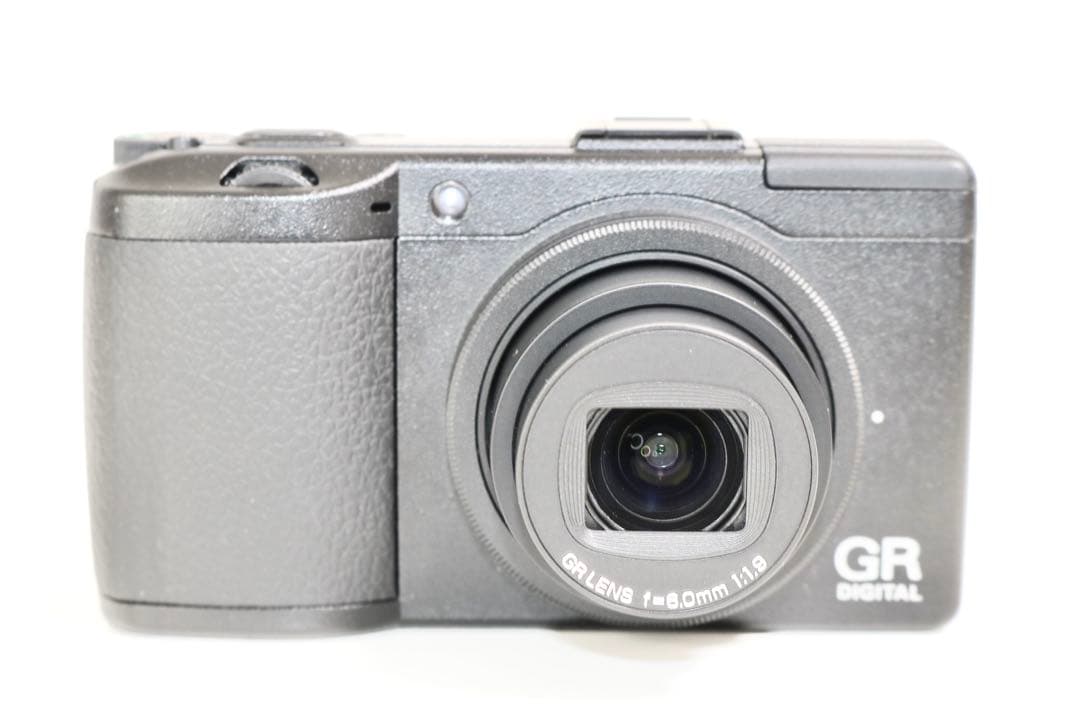 S数8回》 □ ほぼ新品 □ リコー RICOH GR DIGITAL Ⅲ - メルカリ