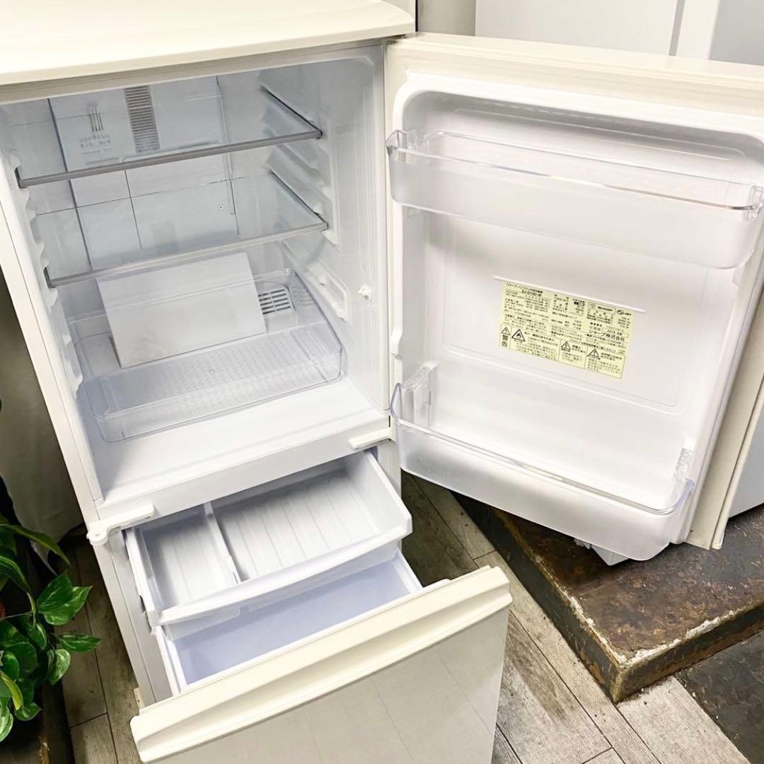 どっちも付け替えドアだから設置場所に悩まない！一人暮らしに！冷凍