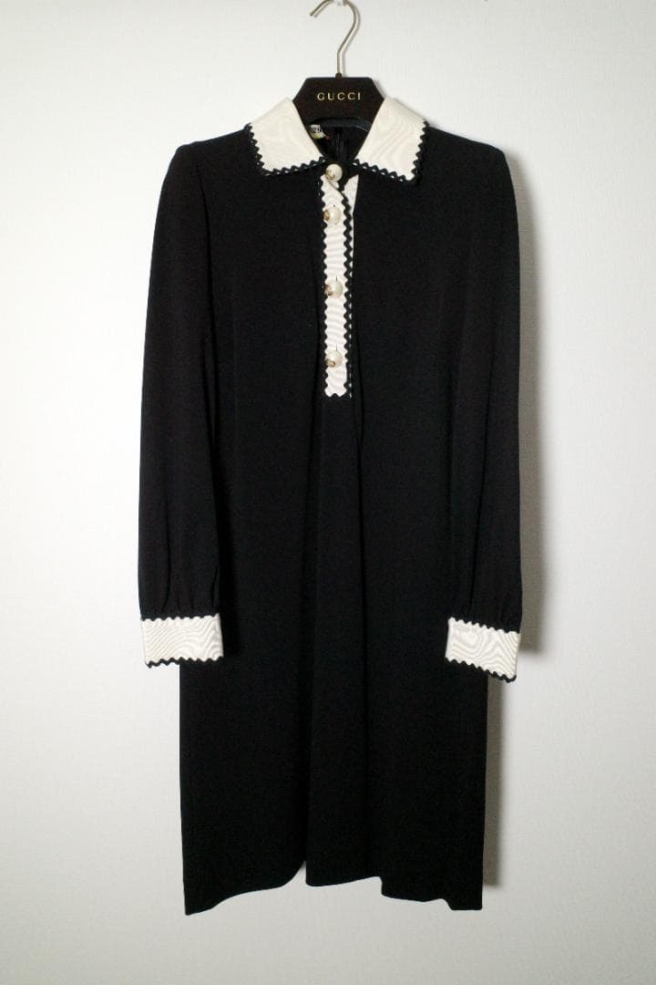 美品✨️Gucci グッチ 長袖　ジャージー　膝丈　ワンピース　XS 美品✨️Gucci グッチ 長袖 ジャージー 膝丈 ワンピース XSの通販はau