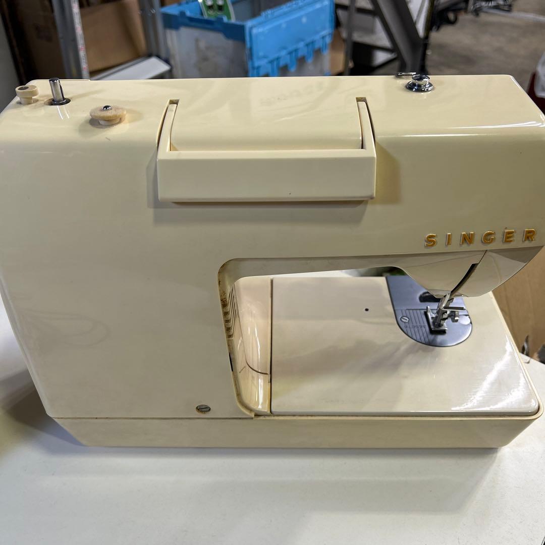 4267【昭和レトロ動作品】 シンガー・ミシン monami 384型 - メルカリ