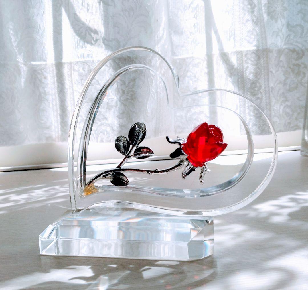 薔薇のオブジェ K9クリスタル ハート型のバラ 薔薇の置物 ギフトにも