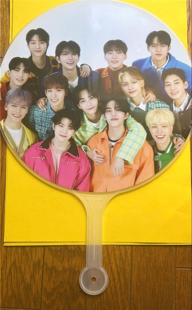 SEVENTEEN うちわ 全員 FOLLOW - メルカリ