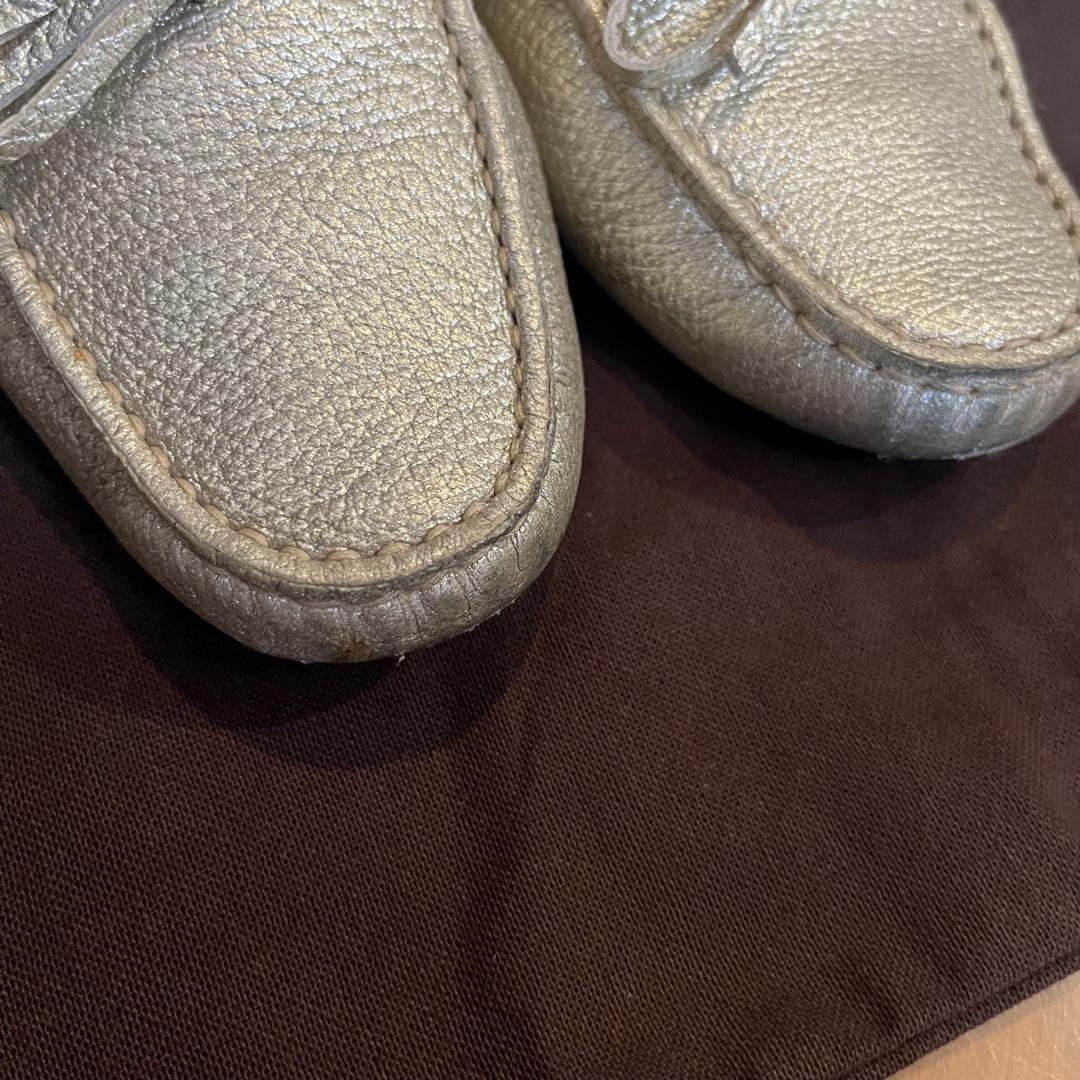 保存袋つき 美品！ TOD'S ゴールド ドライビングシューズ35.5 - メルカリ