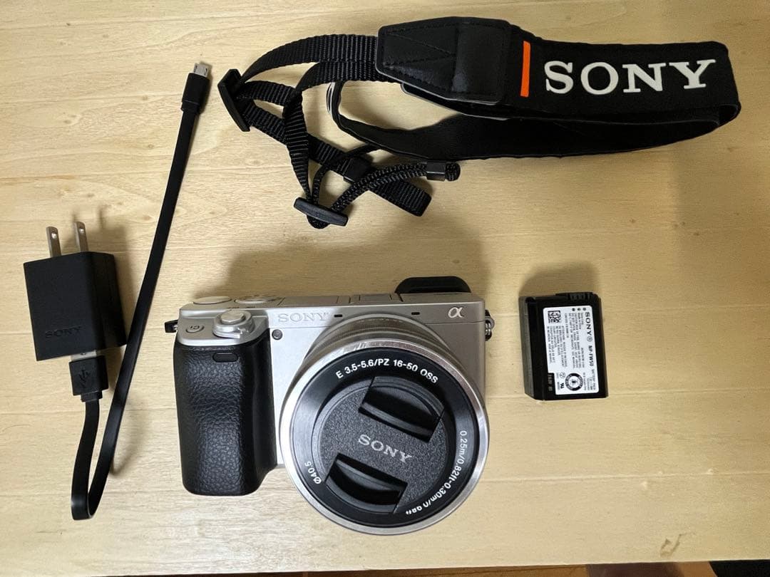 SONY α6400 ミラーレスカメラ E 16-50mmレンズ付き ソニーが新型ミラーレスカメラ「α6400」を発表、最速0.02秒AFを実現