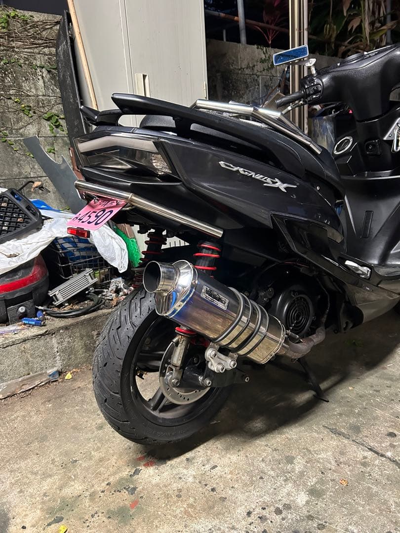 シグナスX 4型 ワンオフテールアンダーバーナンバーステーリアビュー