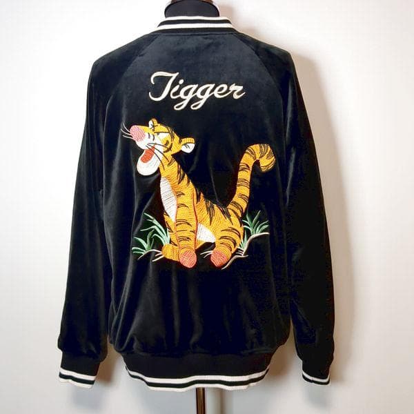 ティガー ベロア スカジャン メンズL 黒白 ディズニー くまのプーさん