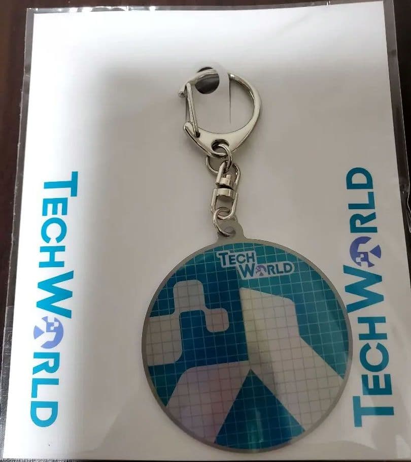非売品】TECH WORLD キーホルダー型悠遊カード - メルカリ