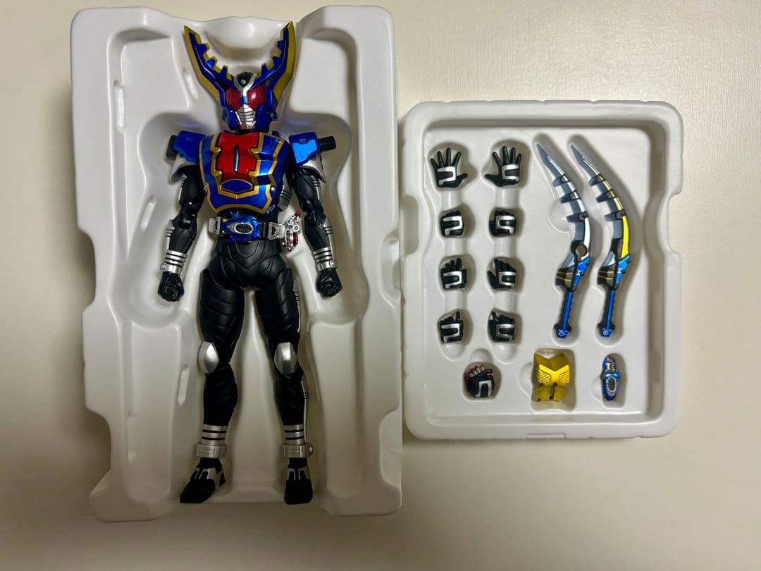 S.H.Figuarts 真骨彫製法　仮面ライダーガタック　ハイパーフォーム