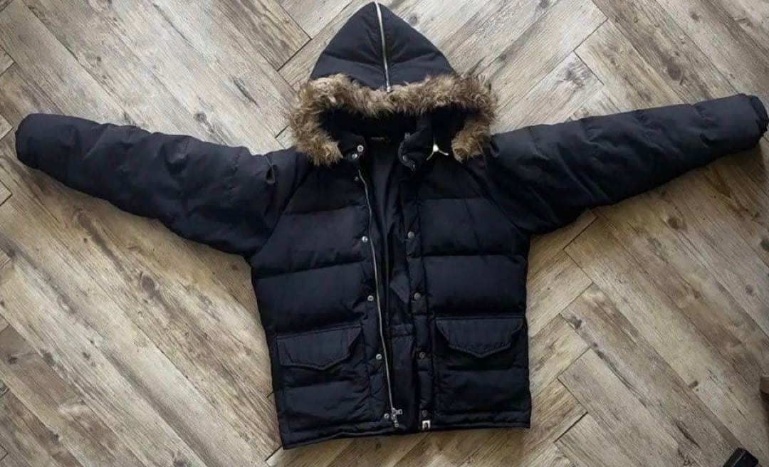 m*0様 A BATHING APE ブラックダウンジャケット フード付き 送料・関税込【A BATHING APE】フード付き ダウンジャケット (A