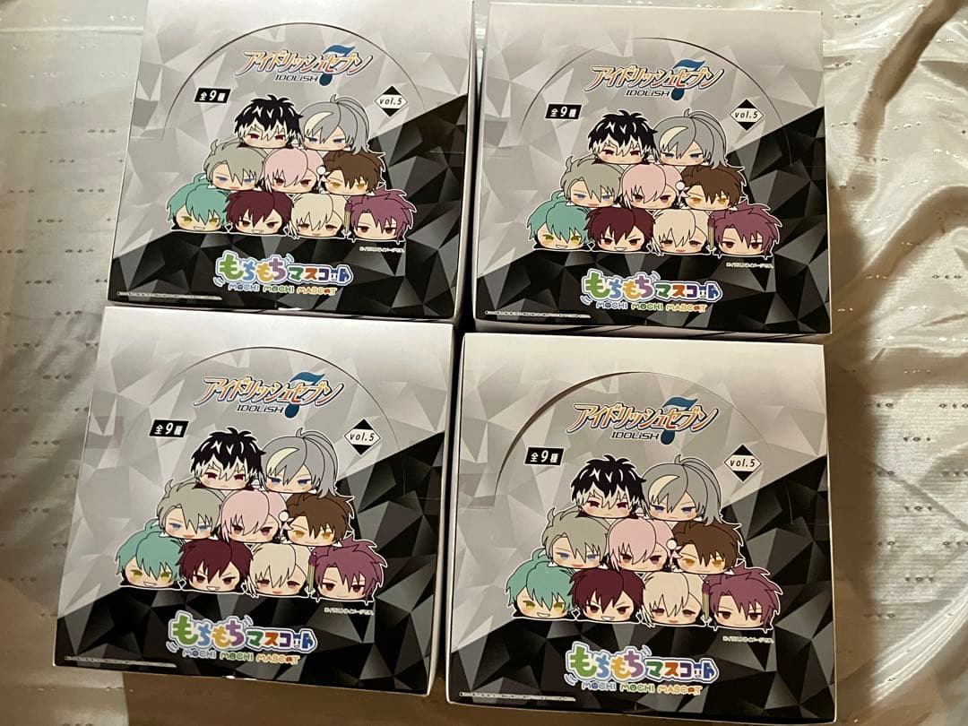 *✽ アイナナ もちマス ブラホワ ×4Box ✽*