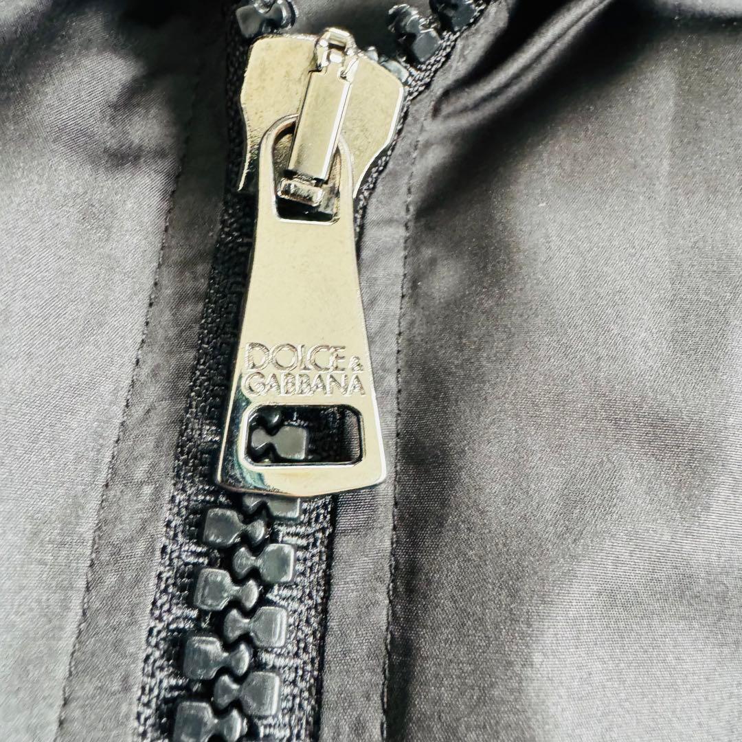 美品 ドルチェ&ガッパダーナ メタルプレートロゴ ナイロンジャケット