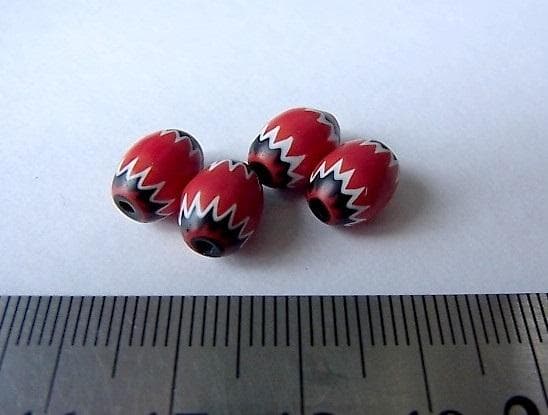 ☆X1501☆ヴェネチアン（A13）5層 芯青 ガラスビーズ レッドシェブロン