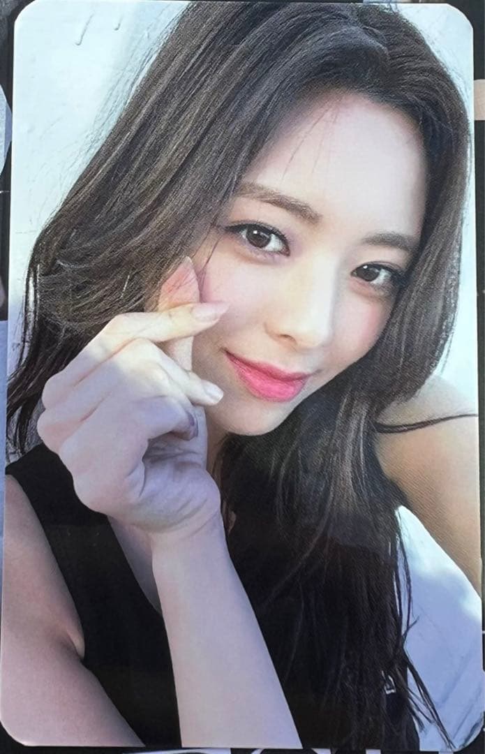 ITZY sneakers ユナ　サノク　トレカ　公開放送トレカ itzy ユナ FC限定トレカ itzy on air - メルカリ