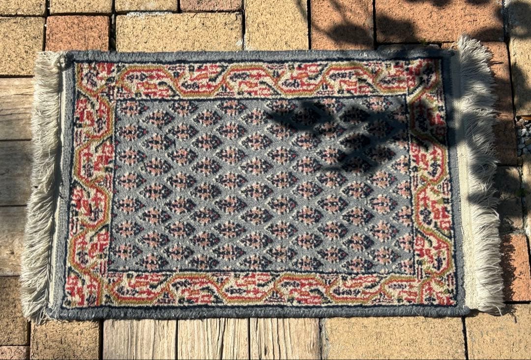ヴィンテージ ハンドメイド ラグ カーペット マット 証明書付 楽天市場】【中古】【送料無料】ヴィンテージ ラグ 絨毯 | カーペット