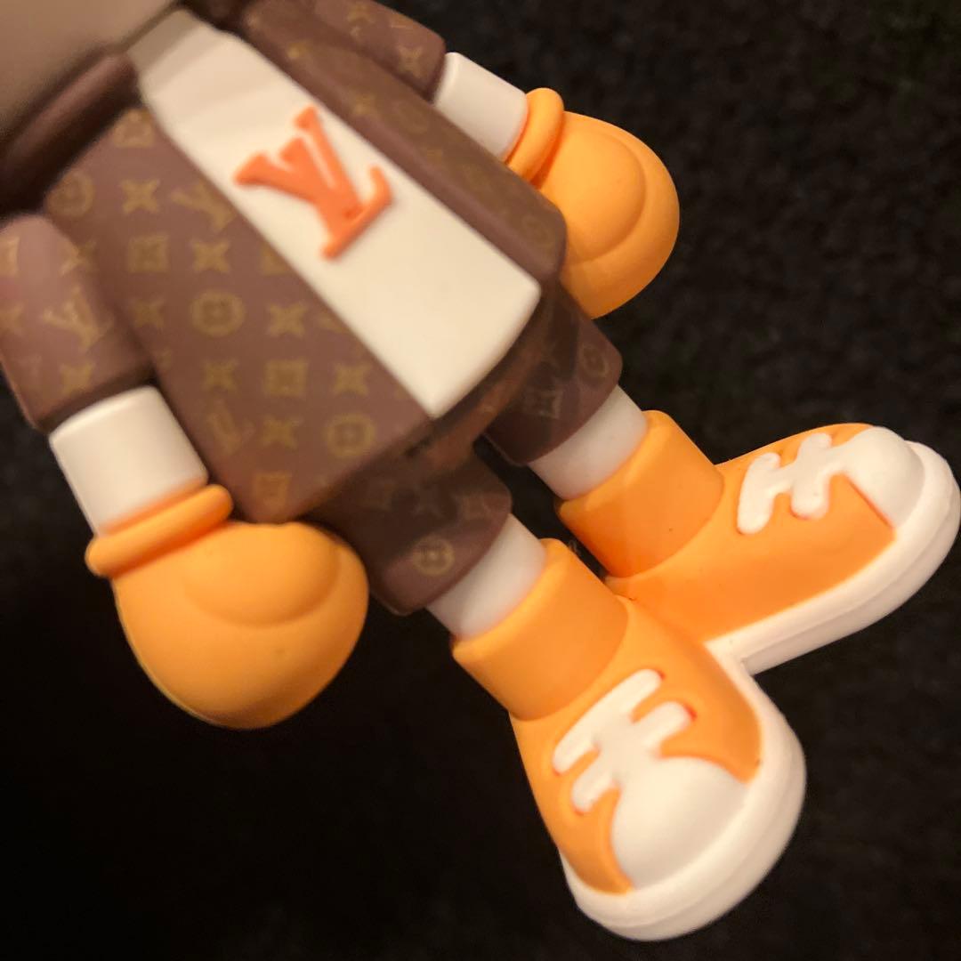 LOUIS VUITTON【ルイヴィトン】うさぎキーホルダー ノベルティ - メルカリ