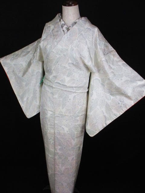 未着用に近い！美品＊白大島紬＊本場大島紬＊大輪花＊着物＊163cm