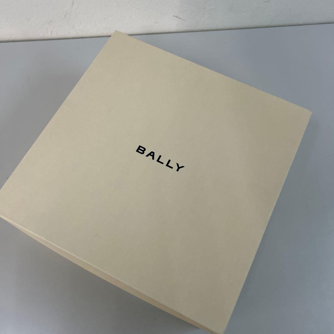 芸術品新品未使用箱付定価30万円の8割引バリーbally蛇革パイソンブーツ