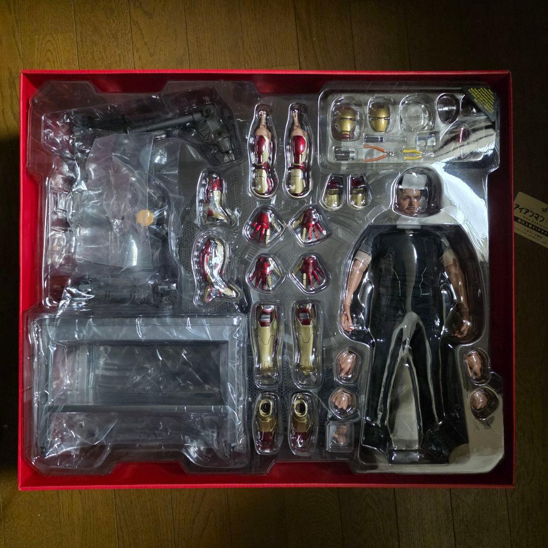 hottoys 『アイアンマン3』トニー・スターク（開発作業版） - メルカリ