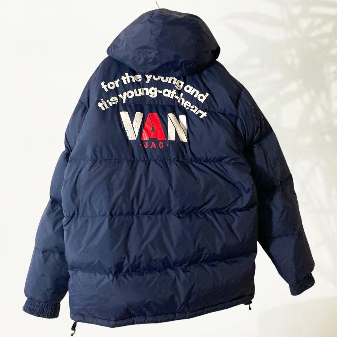 007 VAN JAC フード付きダウンジャケット ネイビー バックロゴ 刺繍
