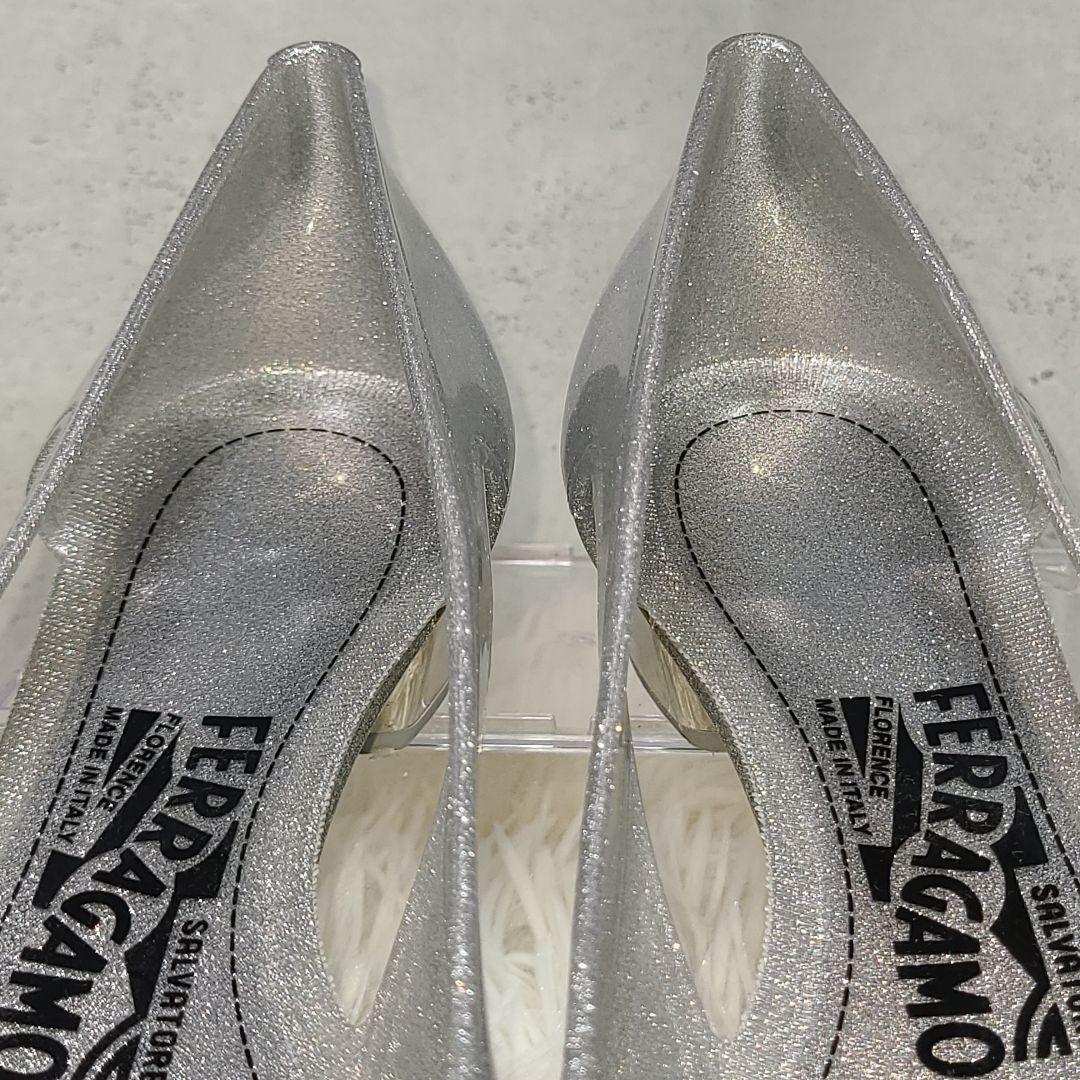 Ferragamo】ヴァラ ラバーフラットシューズ レインパンプス