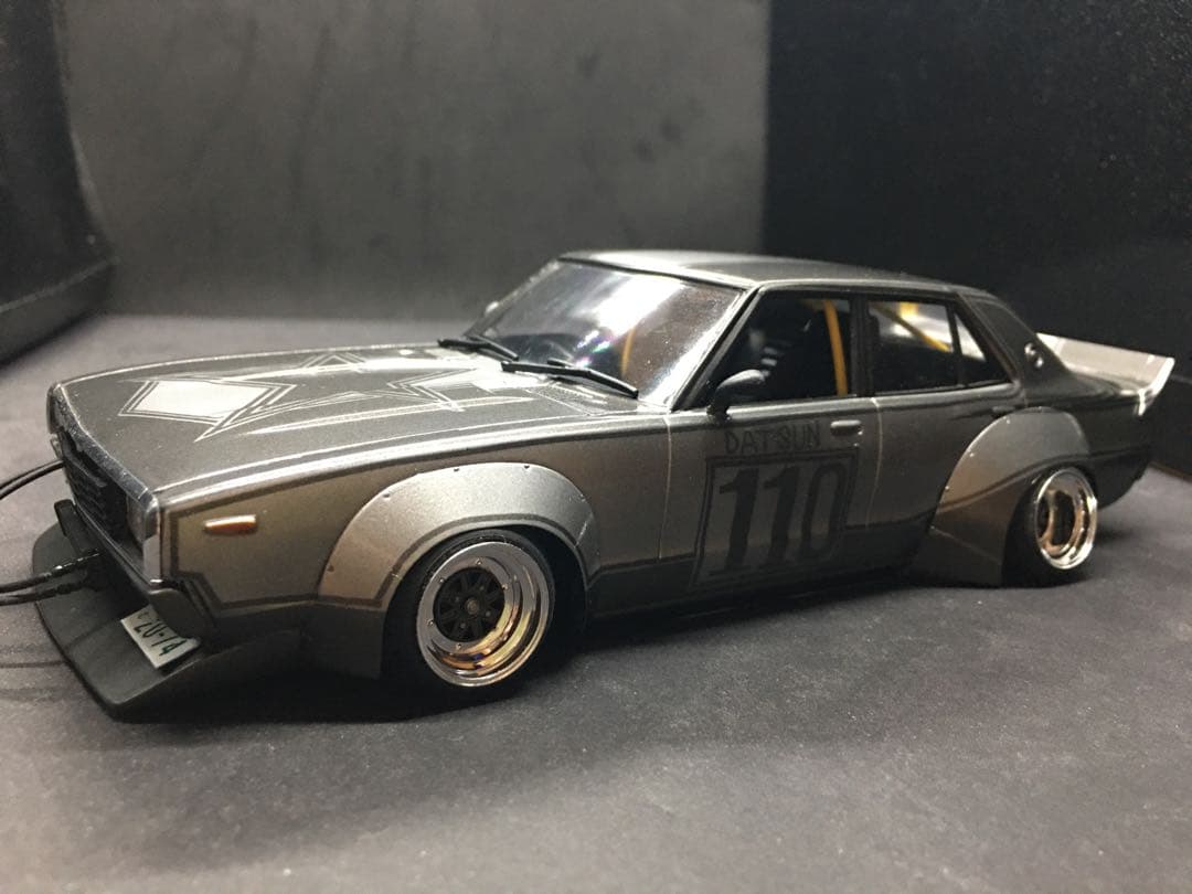 旧車プラモデル完成品アオシマスカイラインケンメリ1／24 - メルカリ