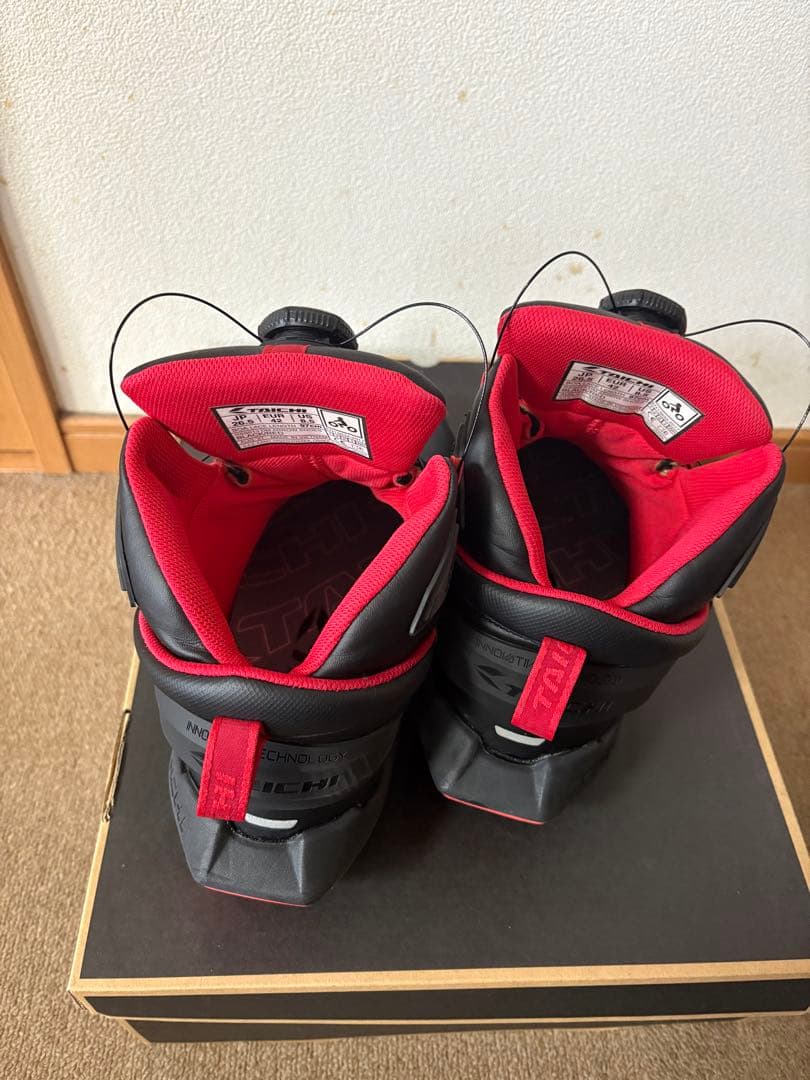 TAICHI RSS013 バイク用靴 ブラック/レッド　26.5cm