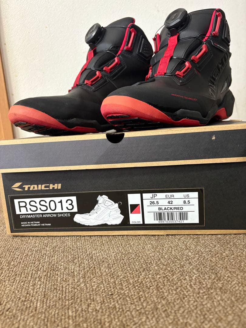TAICHI RSS013 バイク用靴 ブラック/レッド　26.5cm