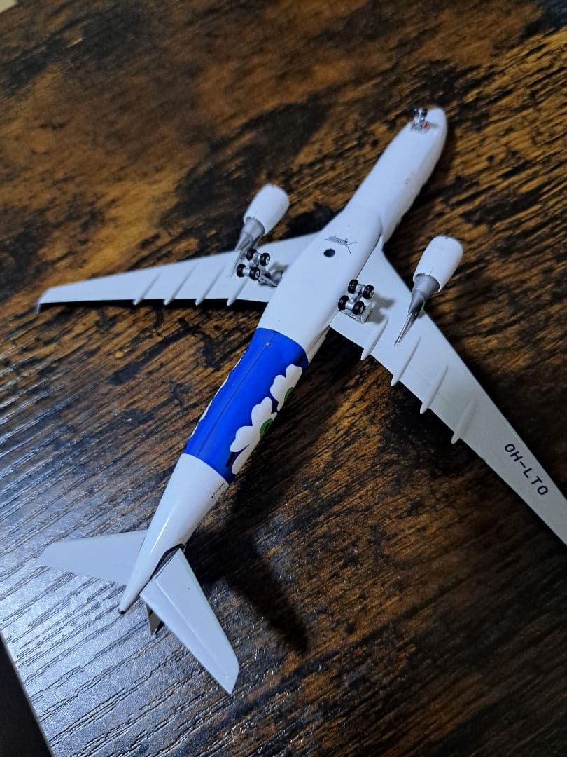 美品】FINNAIR A330-300 Marimekko 1/400 - メルカリ