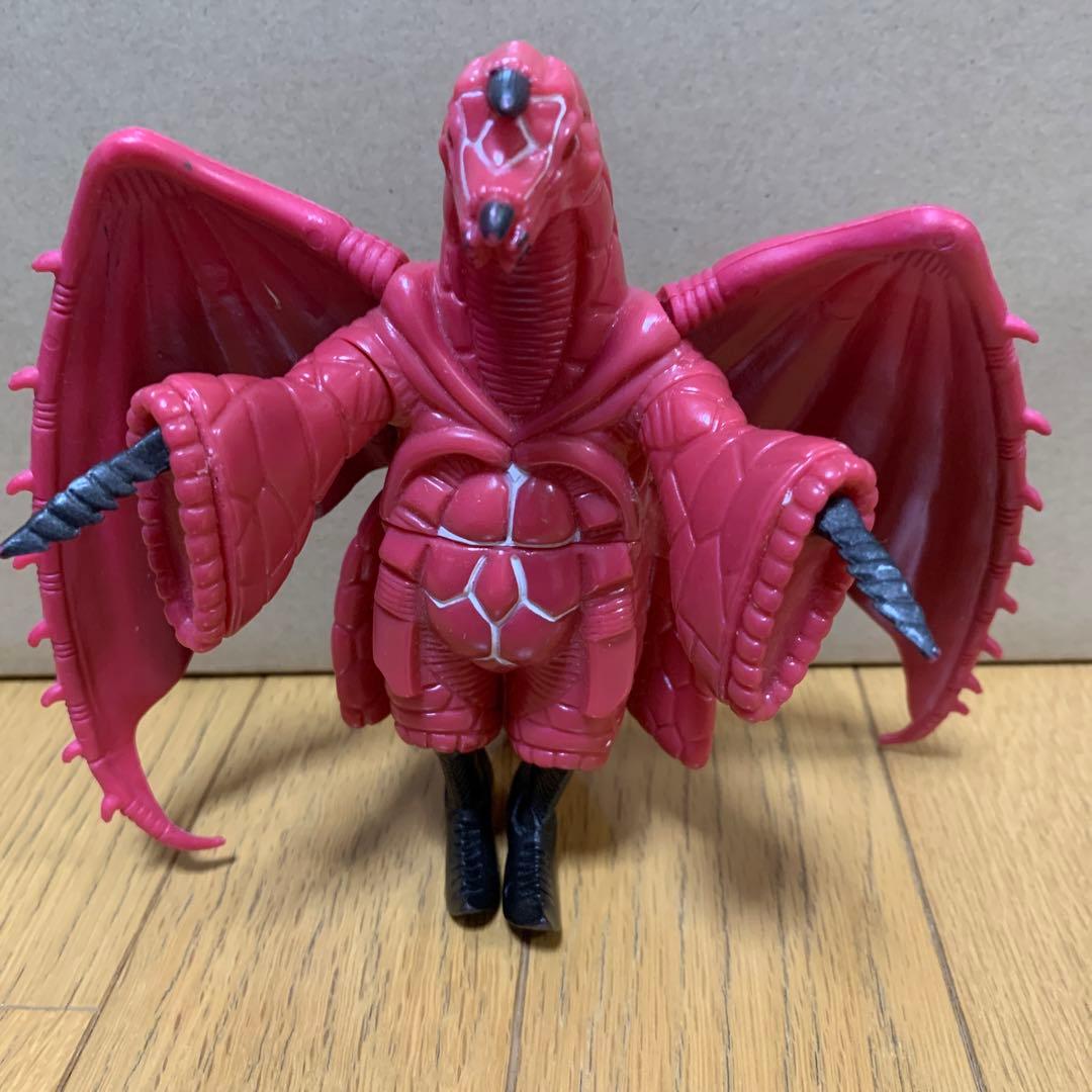 ウルトラマンパワードモンスターシリーズ、パワードドラコ - メルカリ