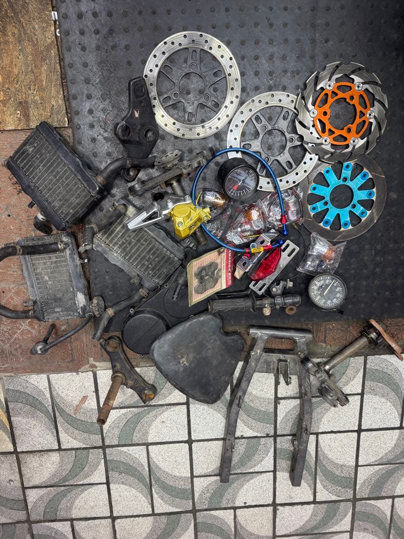 NSR50 系統の部品 AC10系統 年末近し！断捨離 画像の物 全部