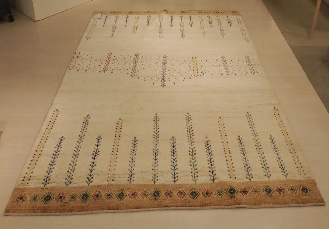 ギャッベ（アマレ）　リビング大　サイズ（244×182ｃｍ） ペルシャ ギャッベ リビング アマレバフト 197x157cm 絨毯 ラグ 赤