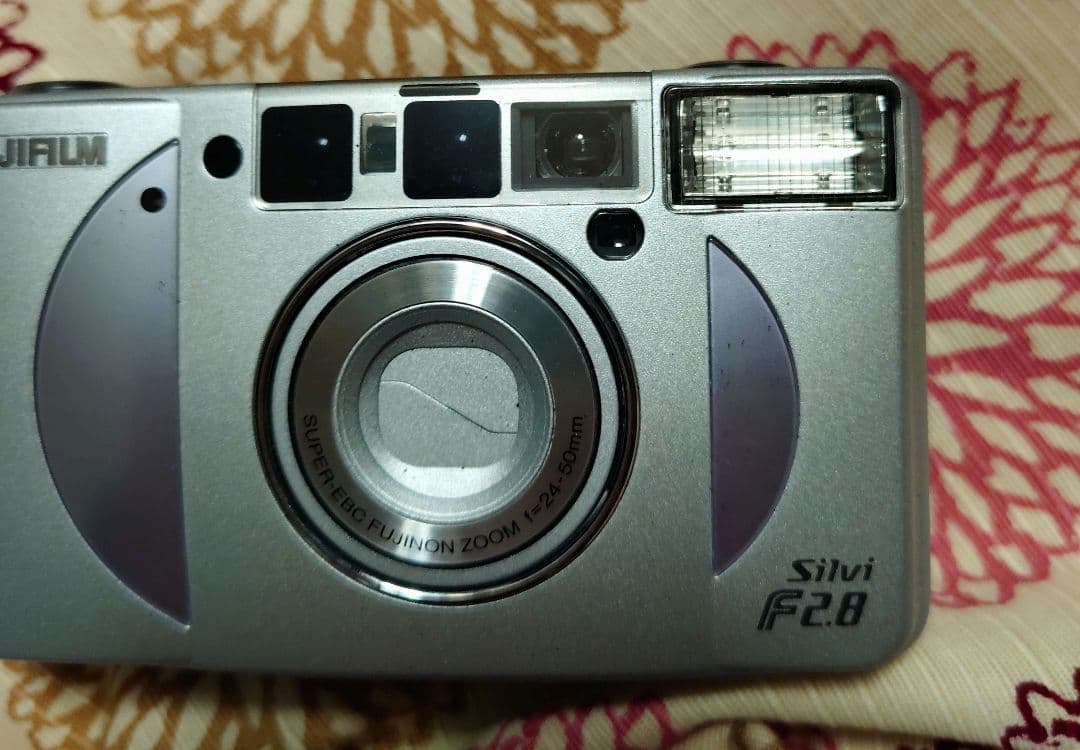 美品 FUJIFILM Silvi F2.8 シルバー コンパクトフィルムカメラ - メルカリ