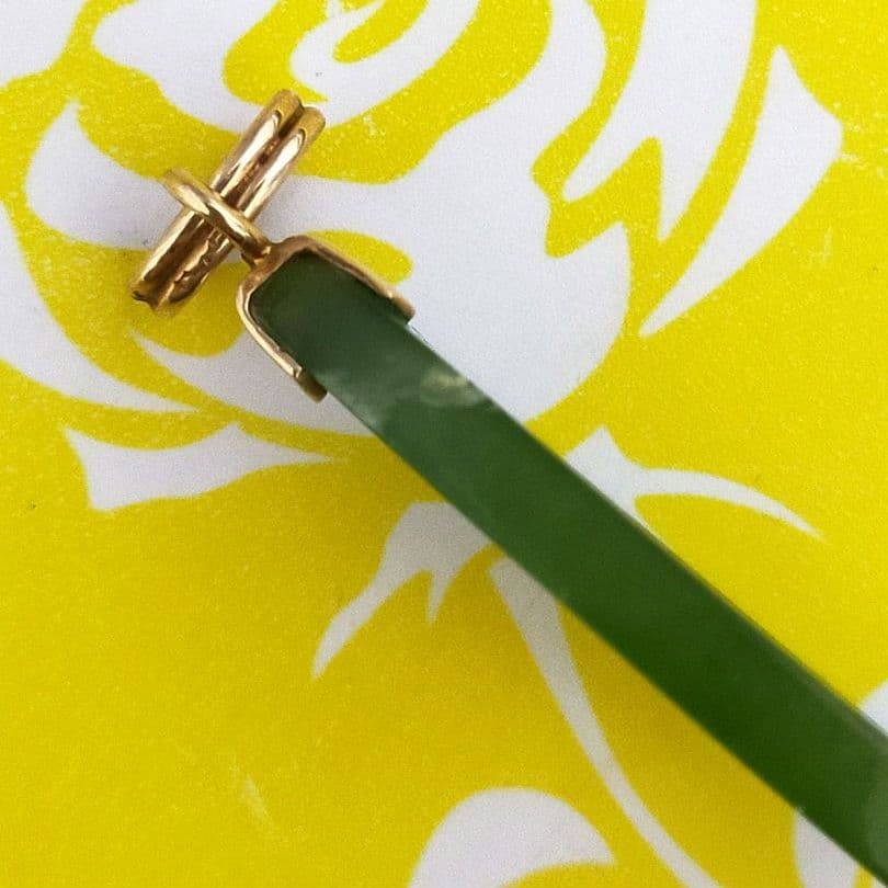 14K 刻印 翡翠？玉石？ 緑色のジェイドドロップ型ペンダント