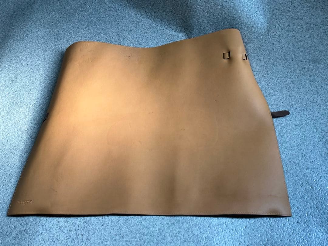 ち*ん様 J.M. WESTON シューケア レザーマット 非売品 - メルカリ