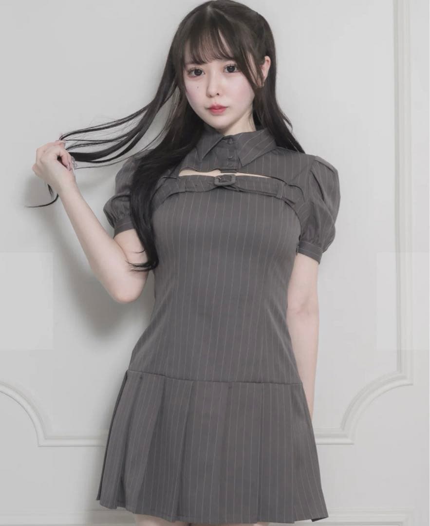 pium ピウム ベルトストライプワンピース チャコール - メルカリ
