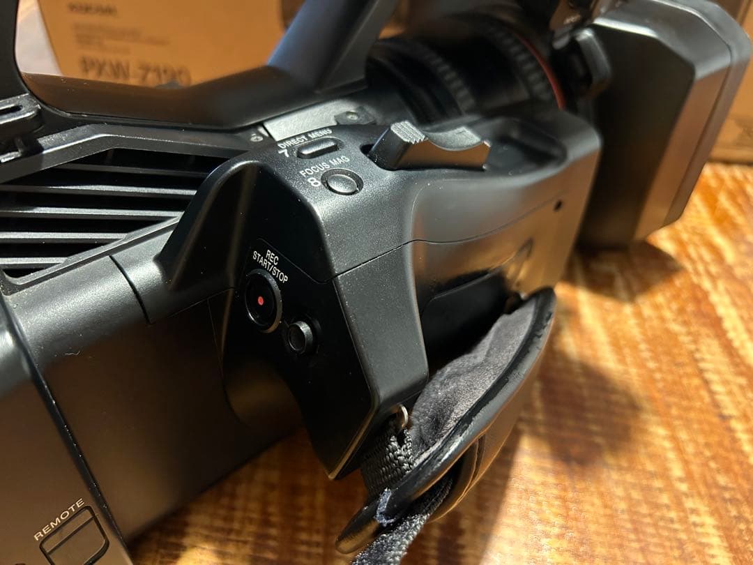 値下げしましたSONY PXW-Z190（充電器、バッテリー1本レインカバー付