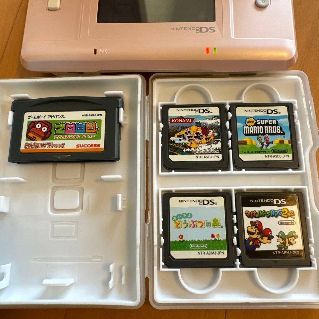 任天堂 DS ピンク 2005年モデル☆ソフト5本付き！ - メルカリ