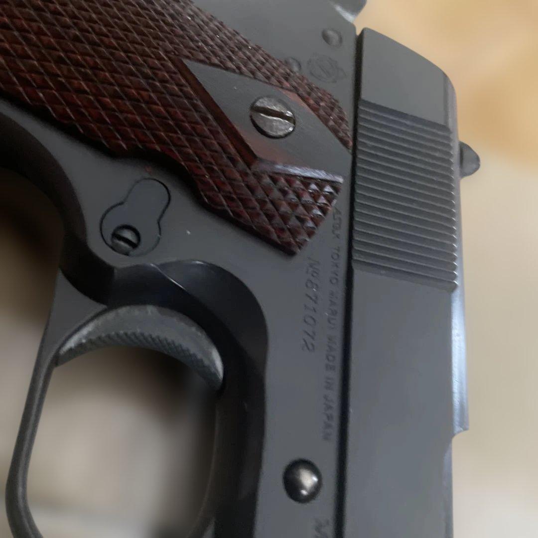 1911スタイルガスガン 木製グリップ日本製プラスチック製品 ゲーム