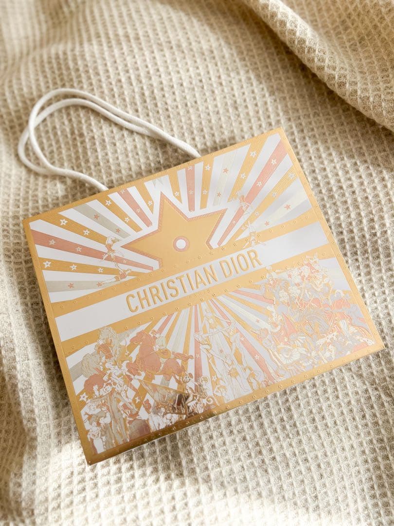 ディオール クリスマス 限定ショッパー 2025 ホリデー - メルカリ